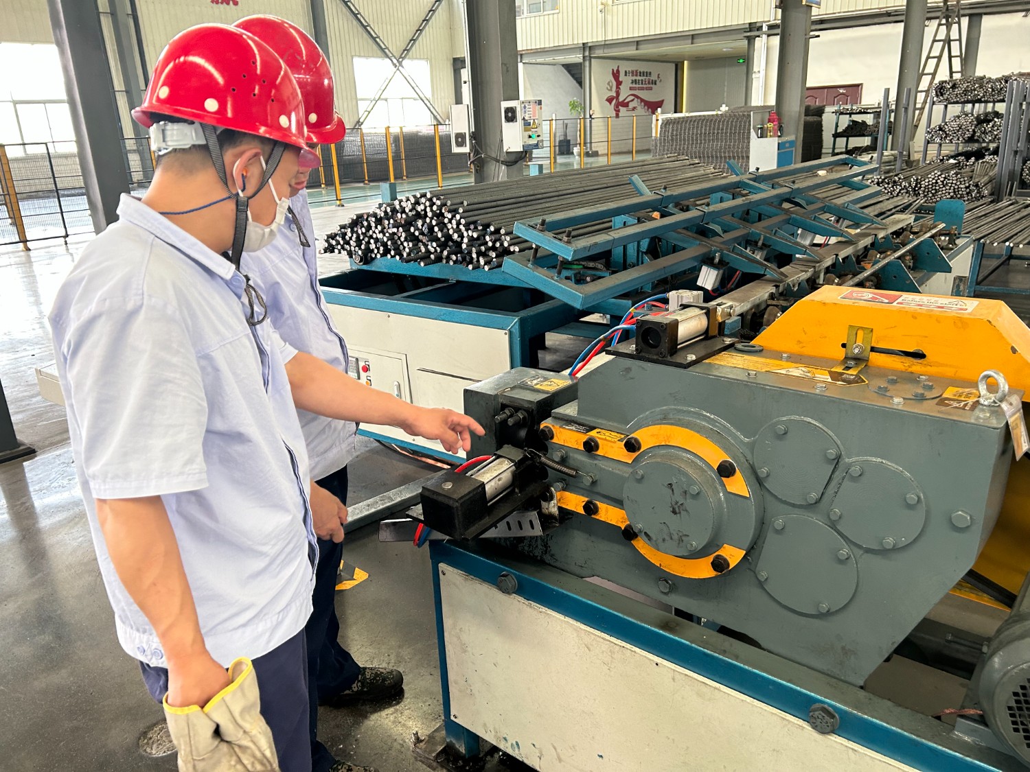 山東盛源:黨員先鋒助力企業(yè)向“新”發(fā)展(郝曉霞) (3)